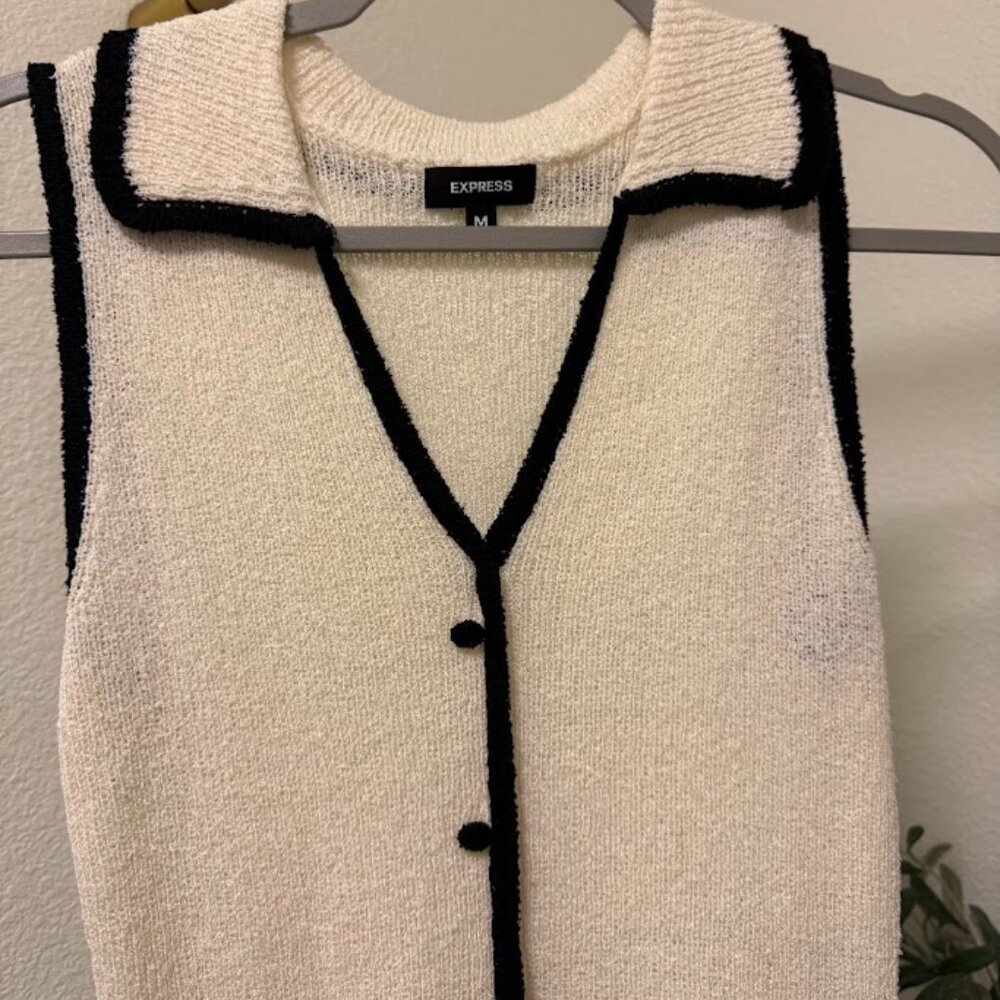 Express Tipped Collared V-Neck Sweater Vest – Ivory/Black – Size M – Gently Used